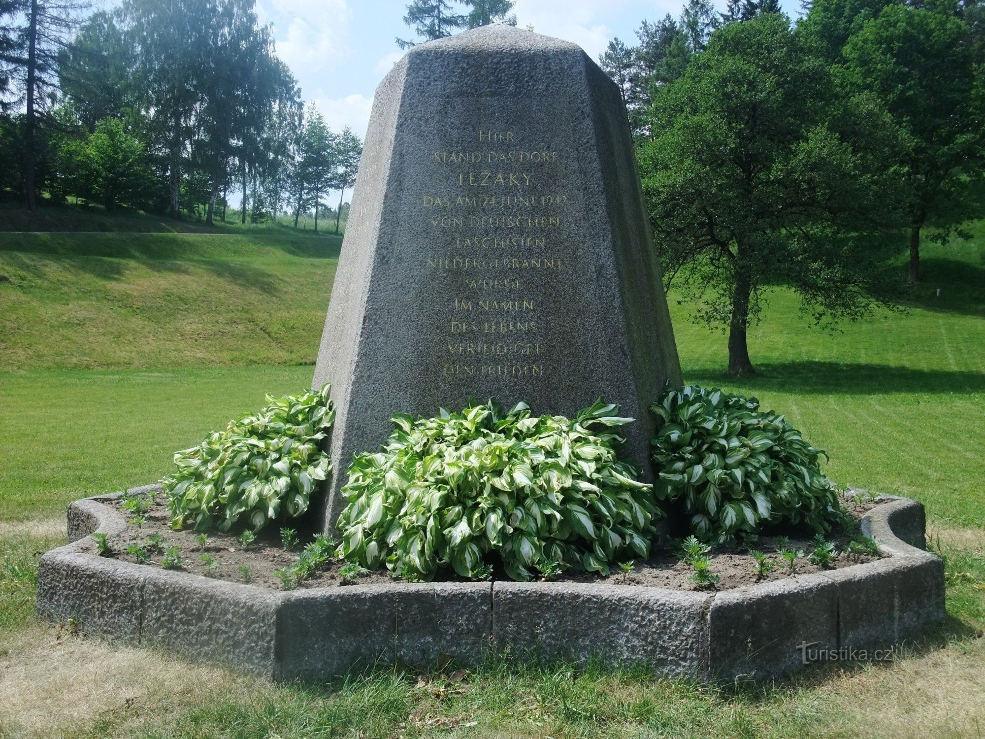 Het Ležáky-monument - een stukje geschiedenis dat iedereen zou moeten kennen