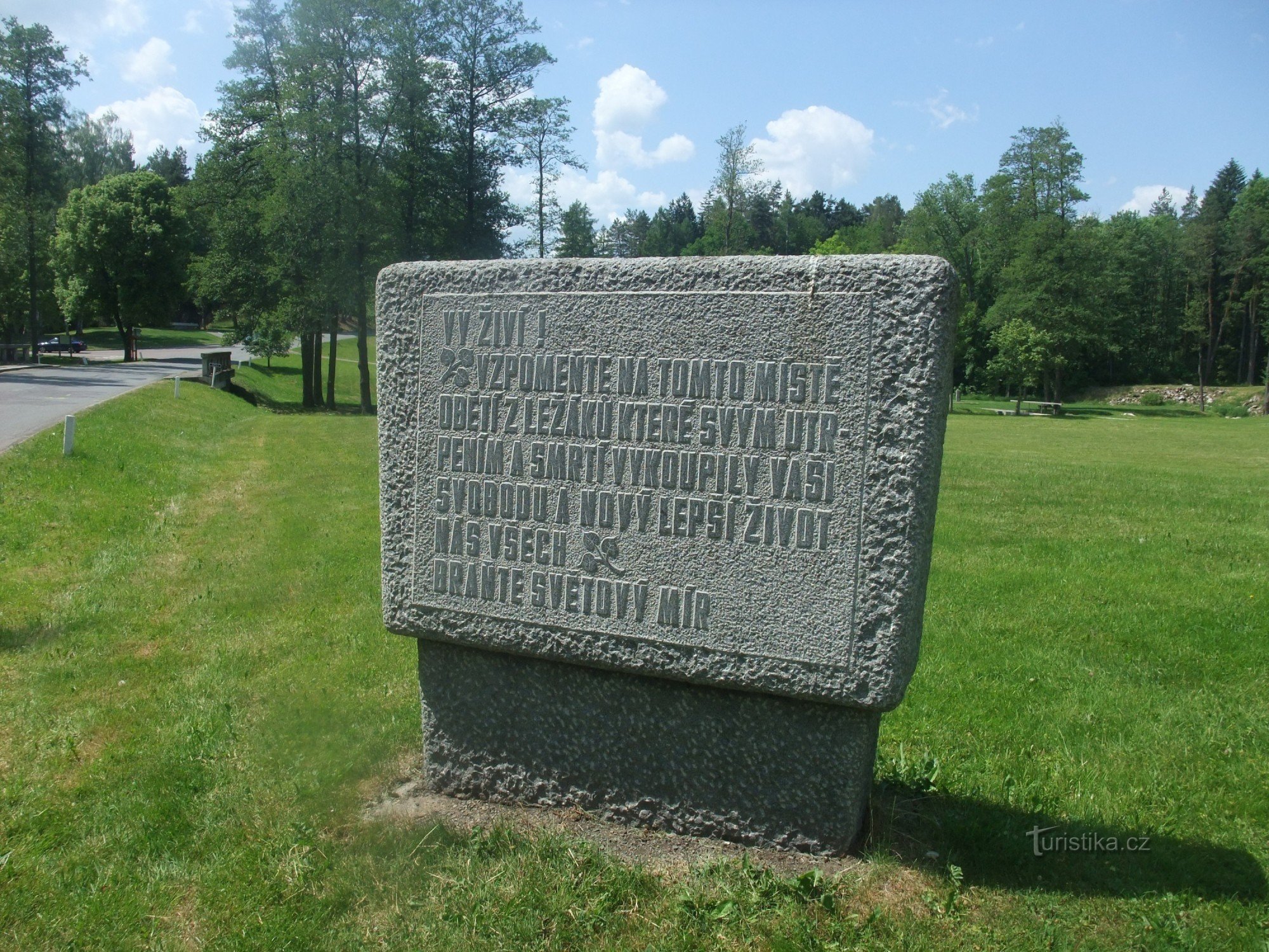 Het Ležáky-monument - een stukje geschiedenis dat iedereen zou moeten kennen