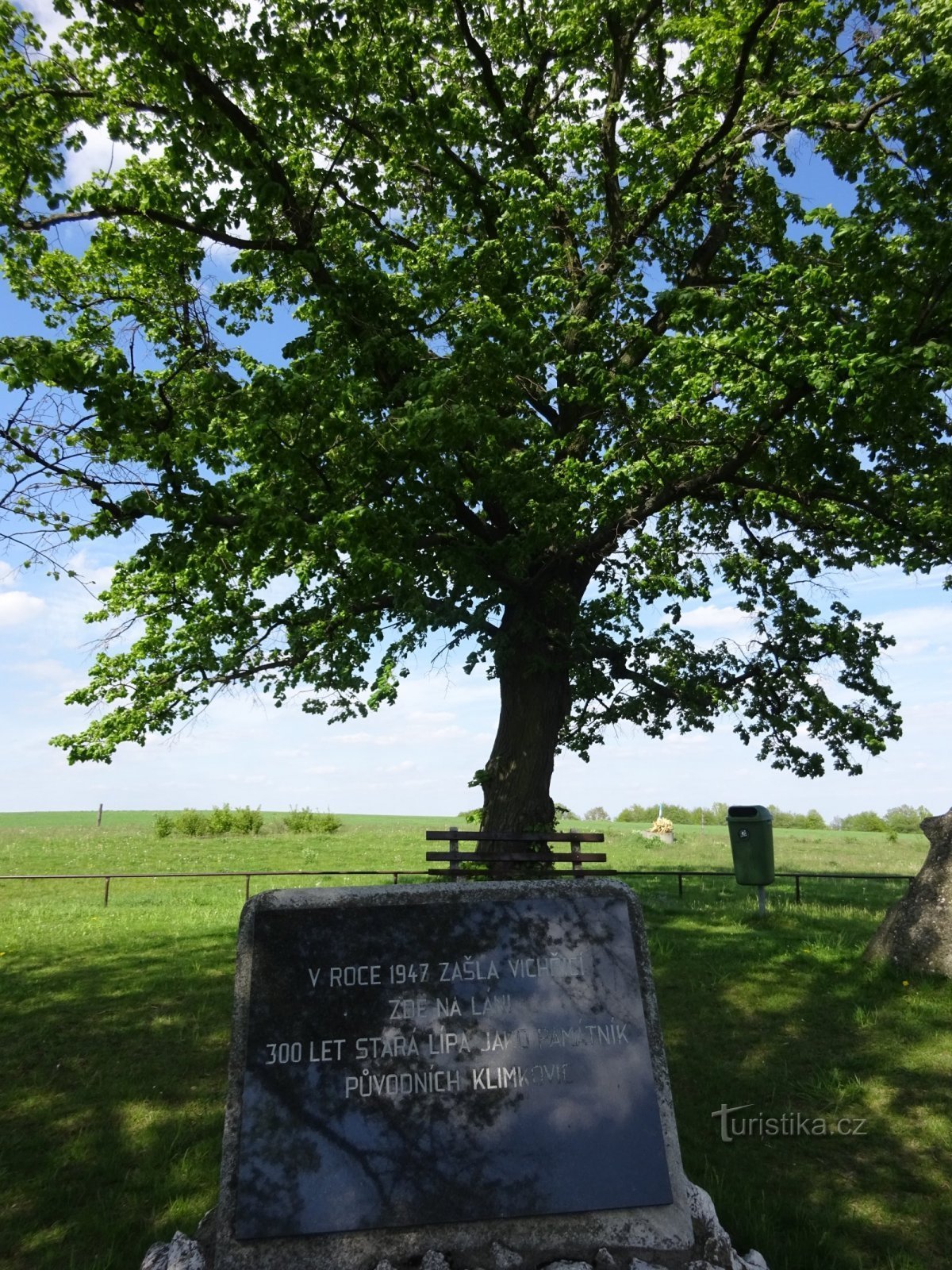 Linden monument