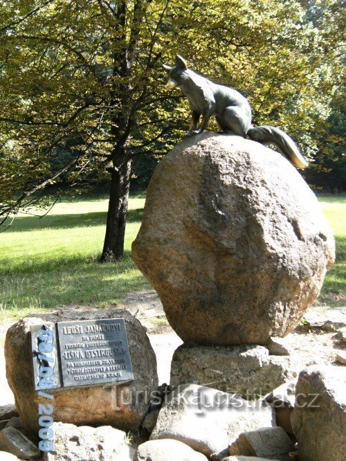 Denkmal für den Fuchs Bystrouška