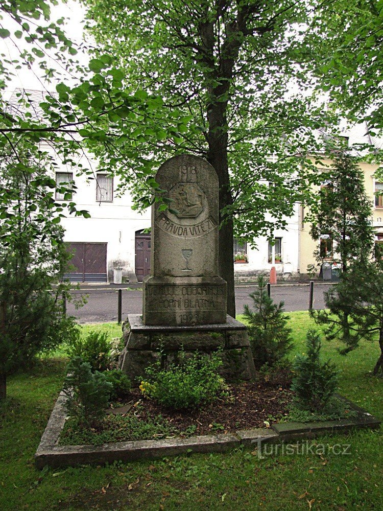 Пам'ятник М. Яну Гусу