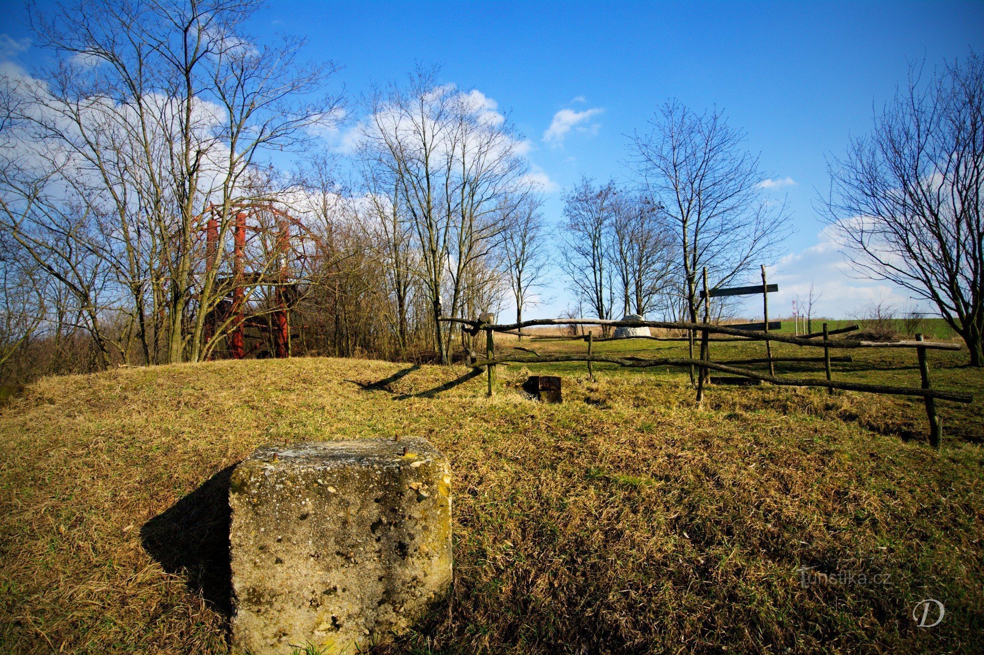 Monument op de Čertoraj-heuvel