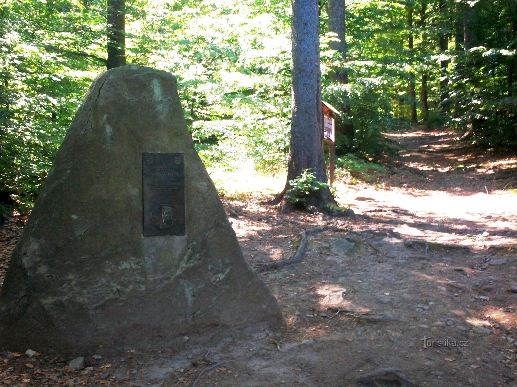 Mémorial à la fondation de NPR Žákova hora