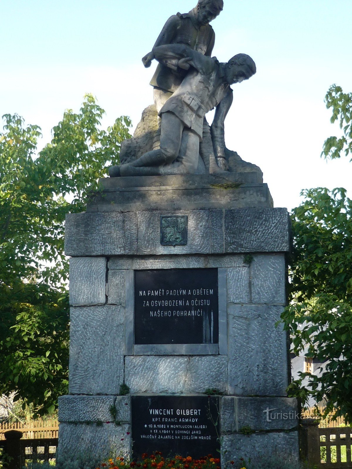 Memorial às vítimas