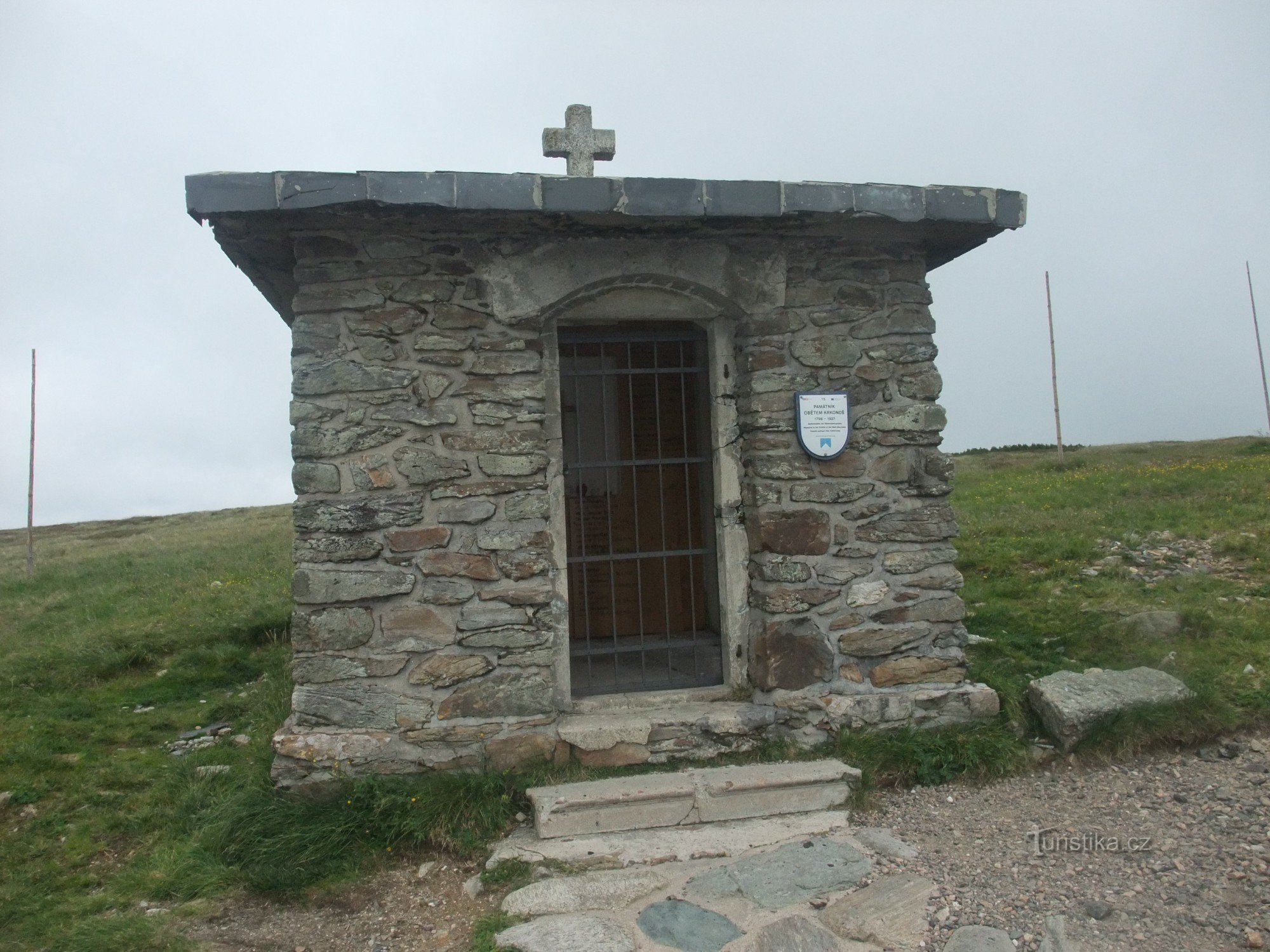 Minnesmärke för bergens offer - Krkonoše