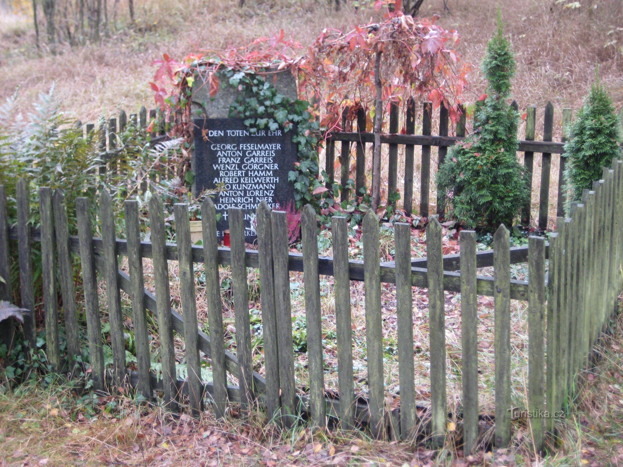 Denkmal für die Opfer des Amoklaufs der Revolutionsgarden in Krásná Lípa