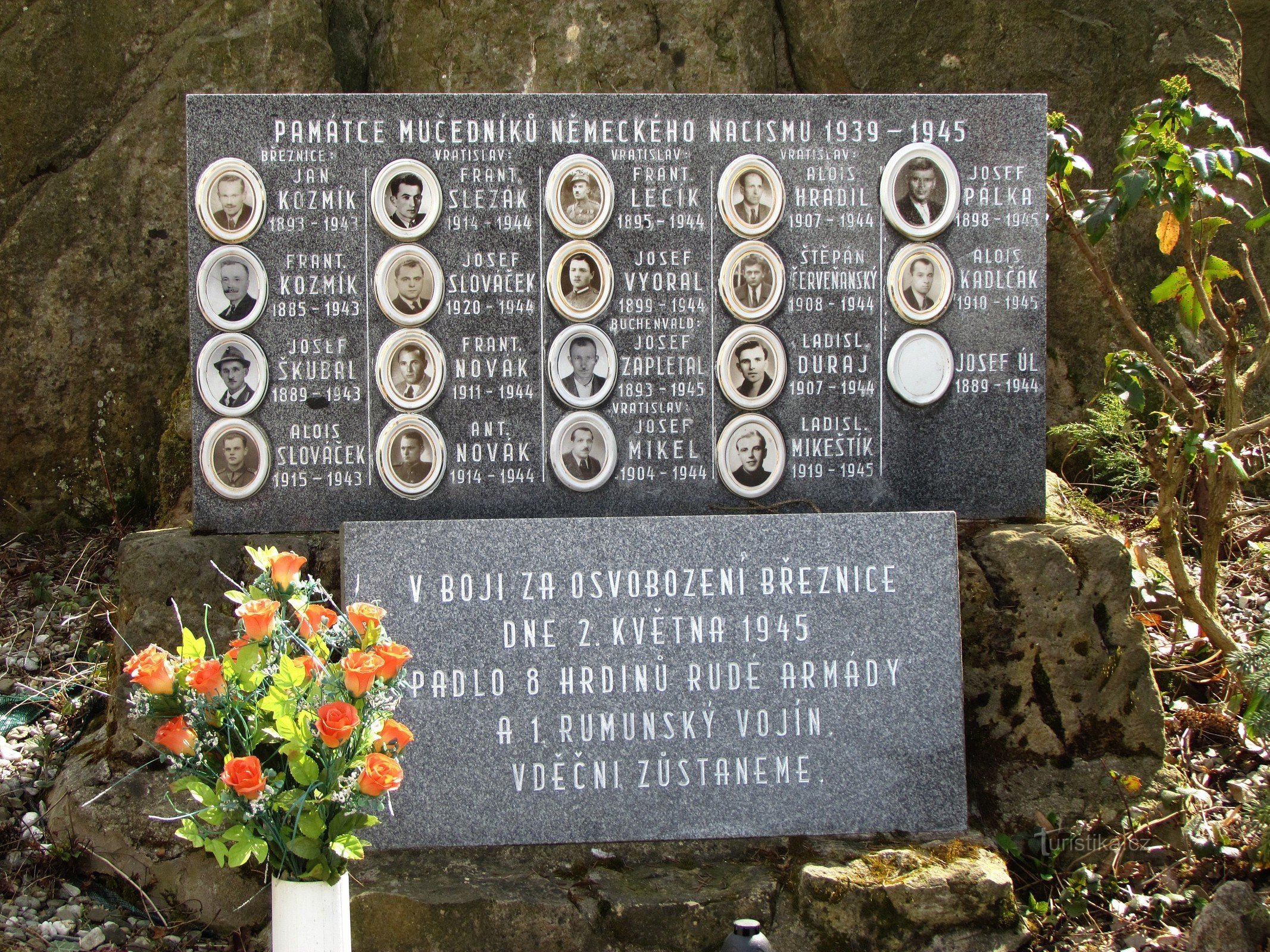 Az áldozatok emlékműve Březnicében