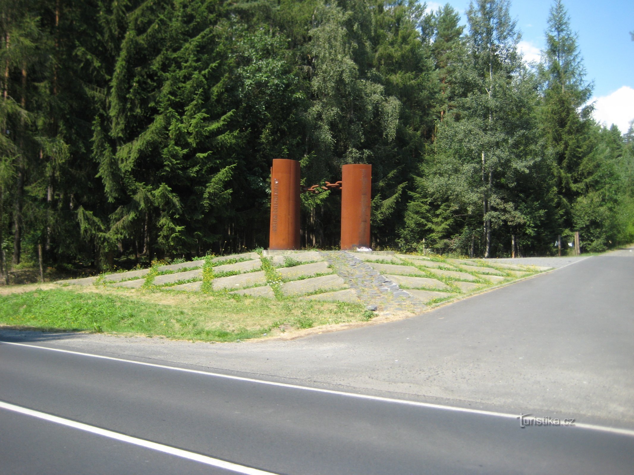 Monumento às vítimas da Cortina de Ferro - Cheb