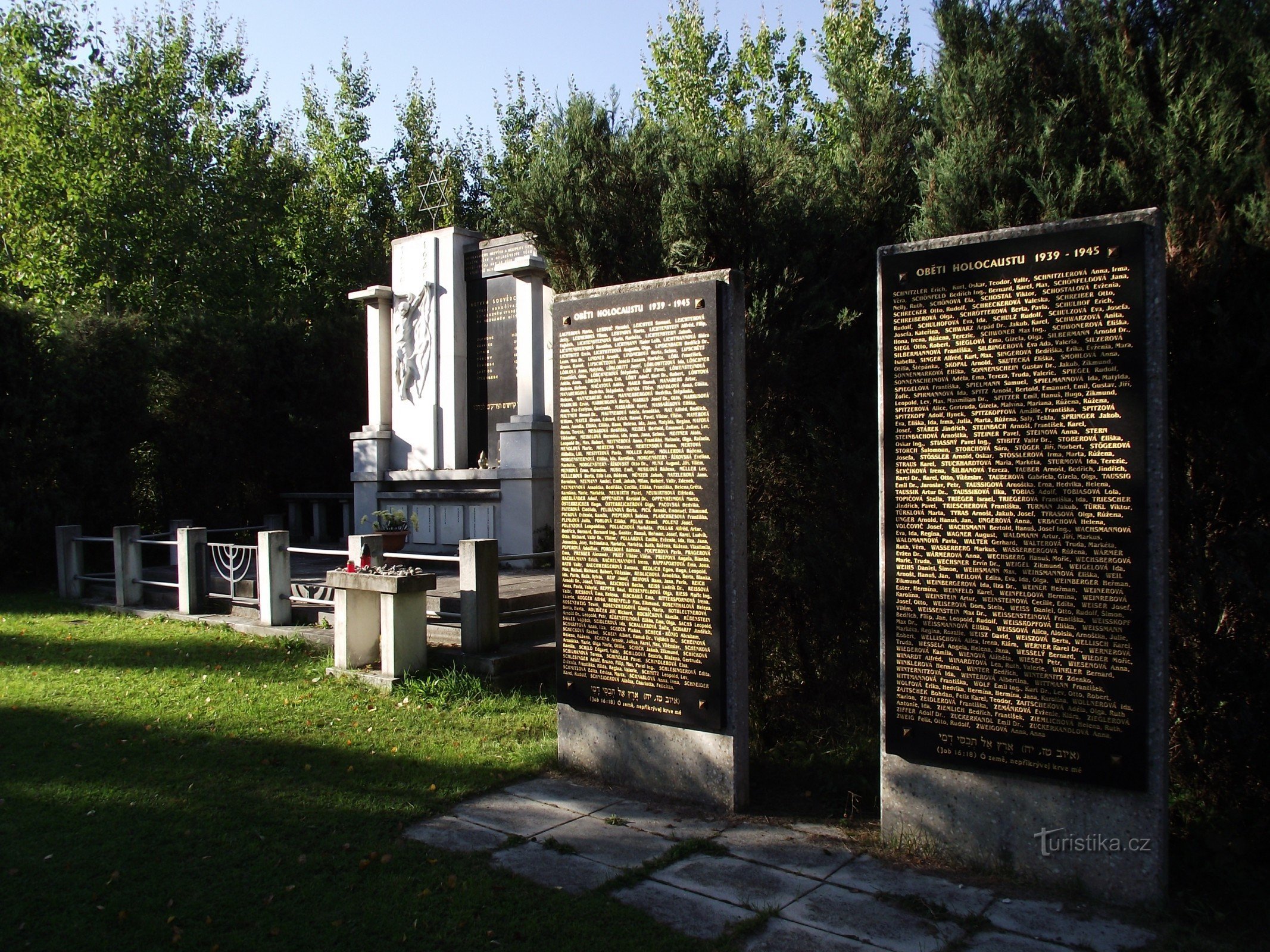 memorial to the victims of the holocaust