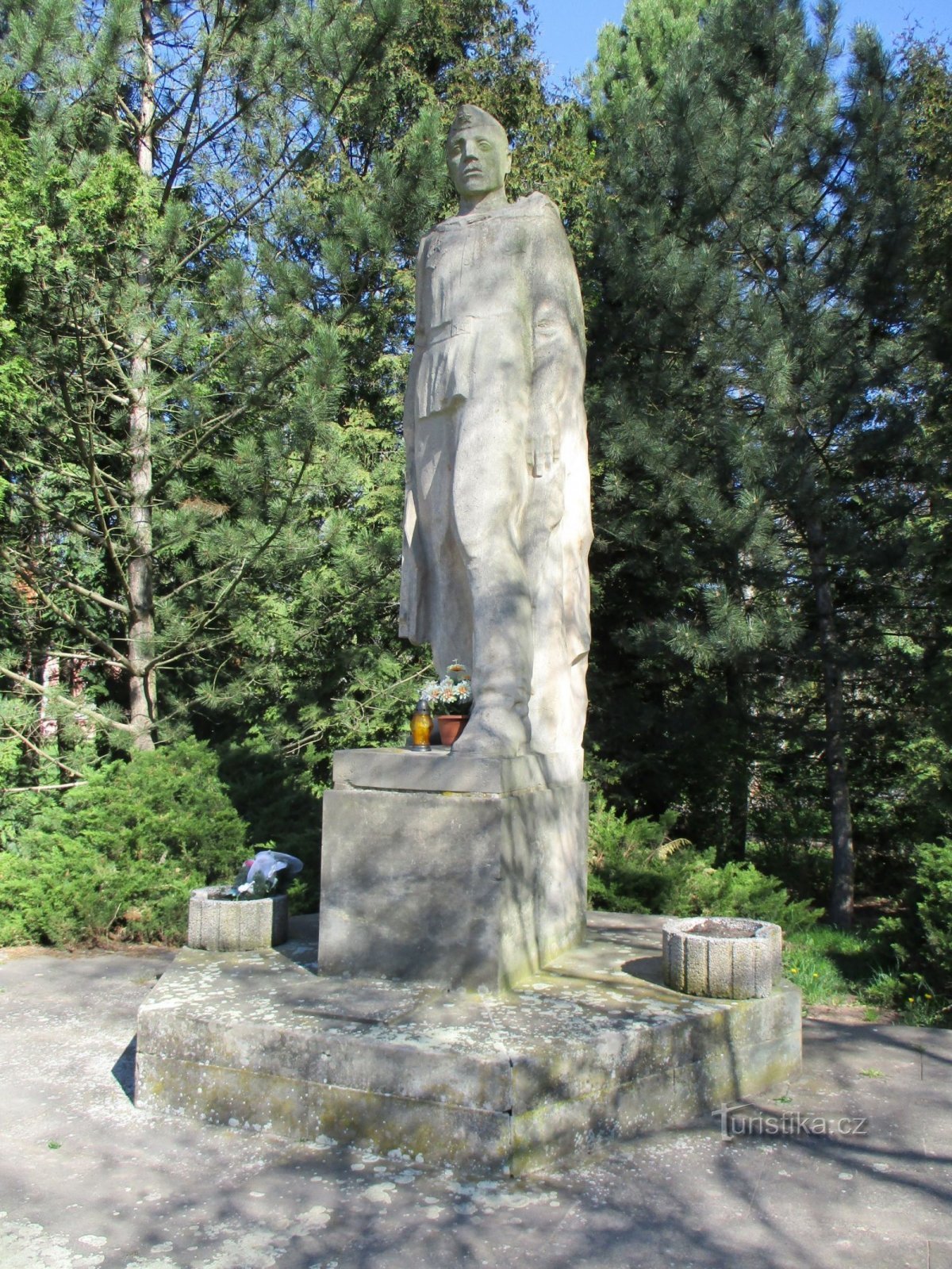 Befrielsesmonumentet (Jaroměř, 22.4.2020/XNUMX/XNUMX)