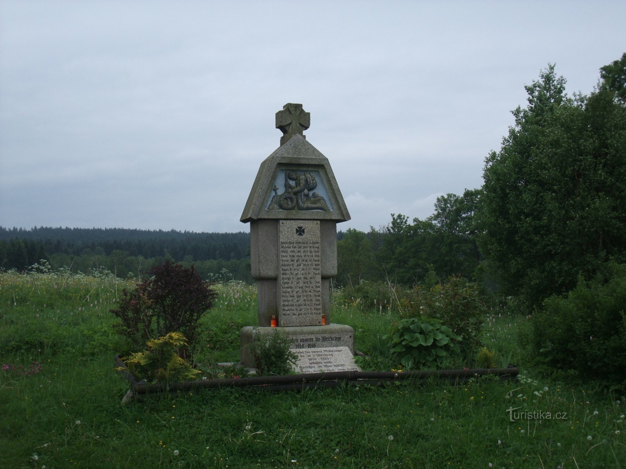倒れた Ia II の記念碑。 ウイェズドの世界大戦