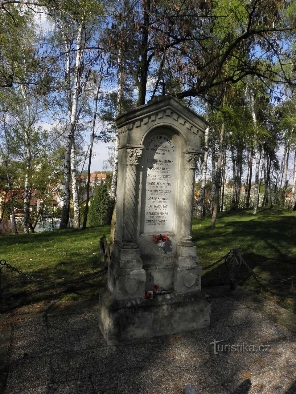Spomenik padlim na hribu Baroňák - 26.4.2010