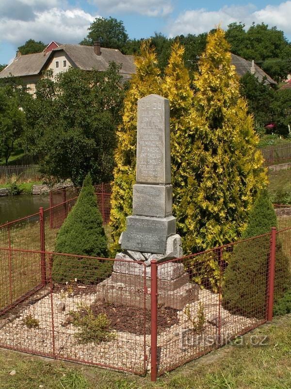 Kaatuneiden muistomerkki, Pivonice
