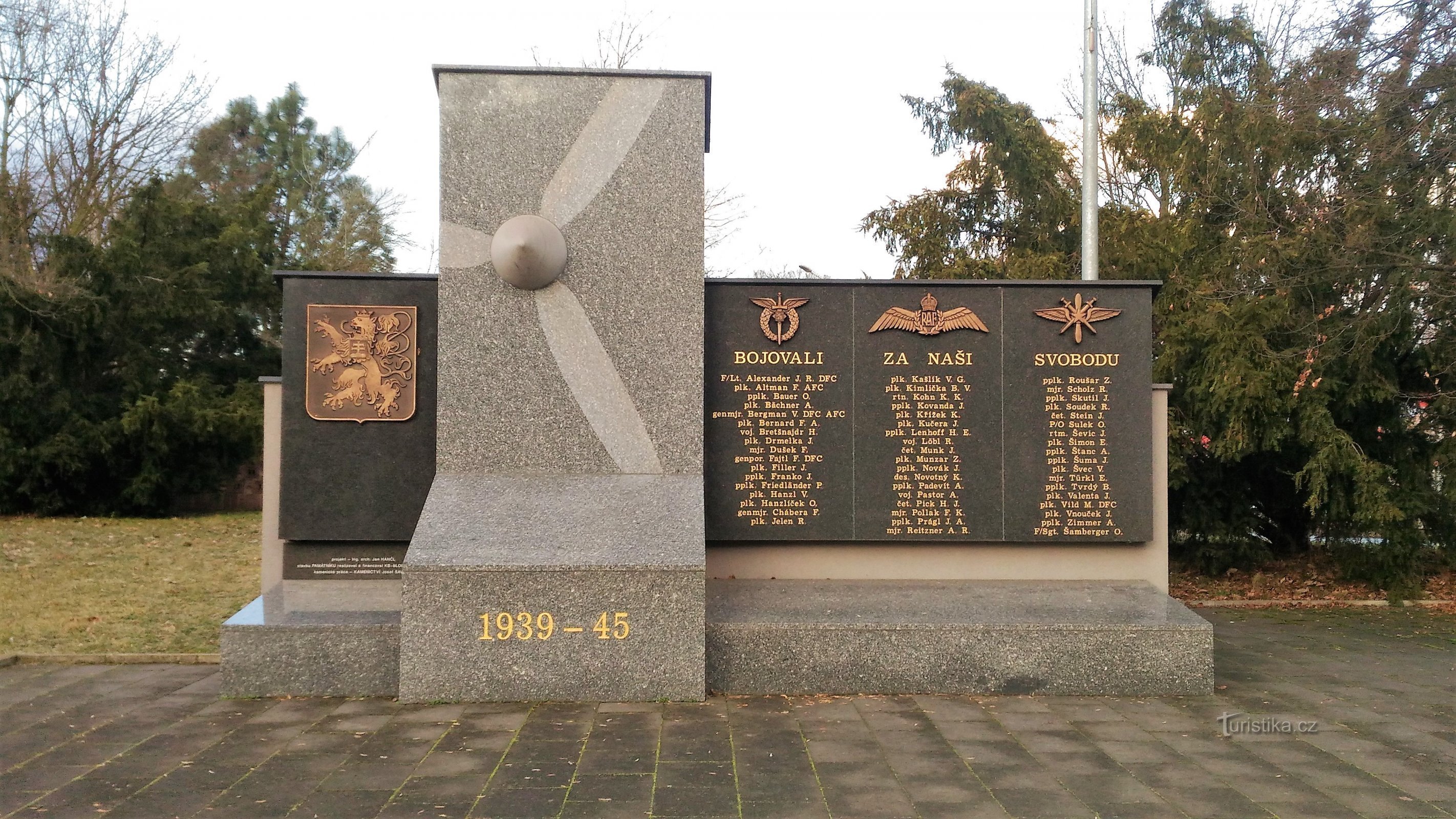 Monument över stupade piloter II. världskrig.