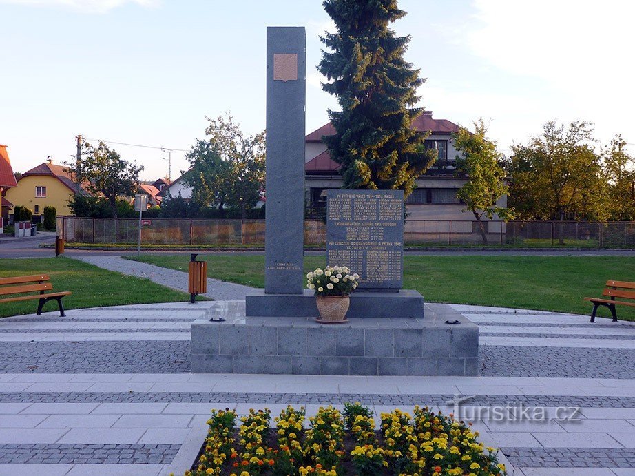 Minnesmärke över den stupade Ždírec nad Doubravau