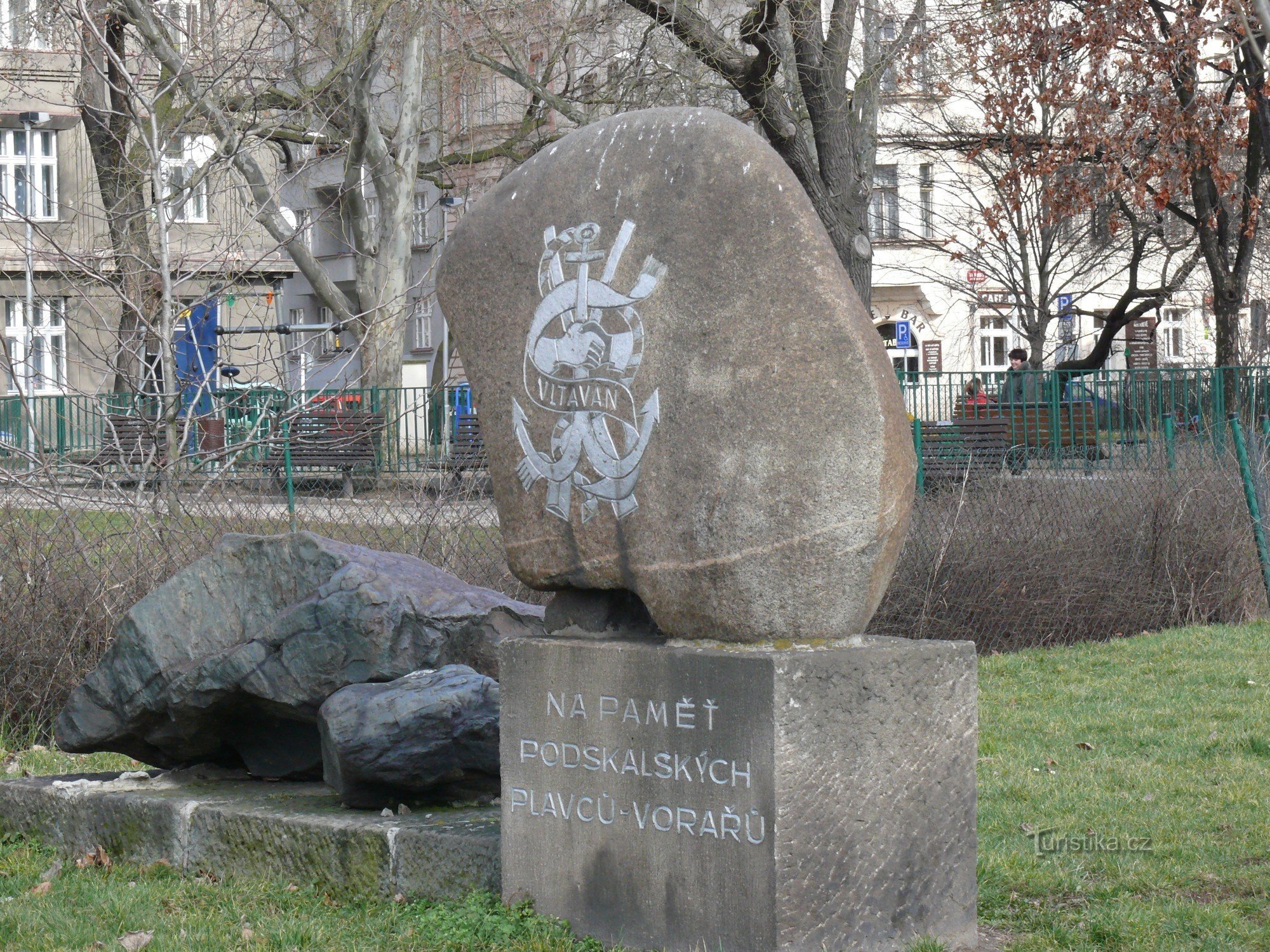 Monumentul înotătorilor