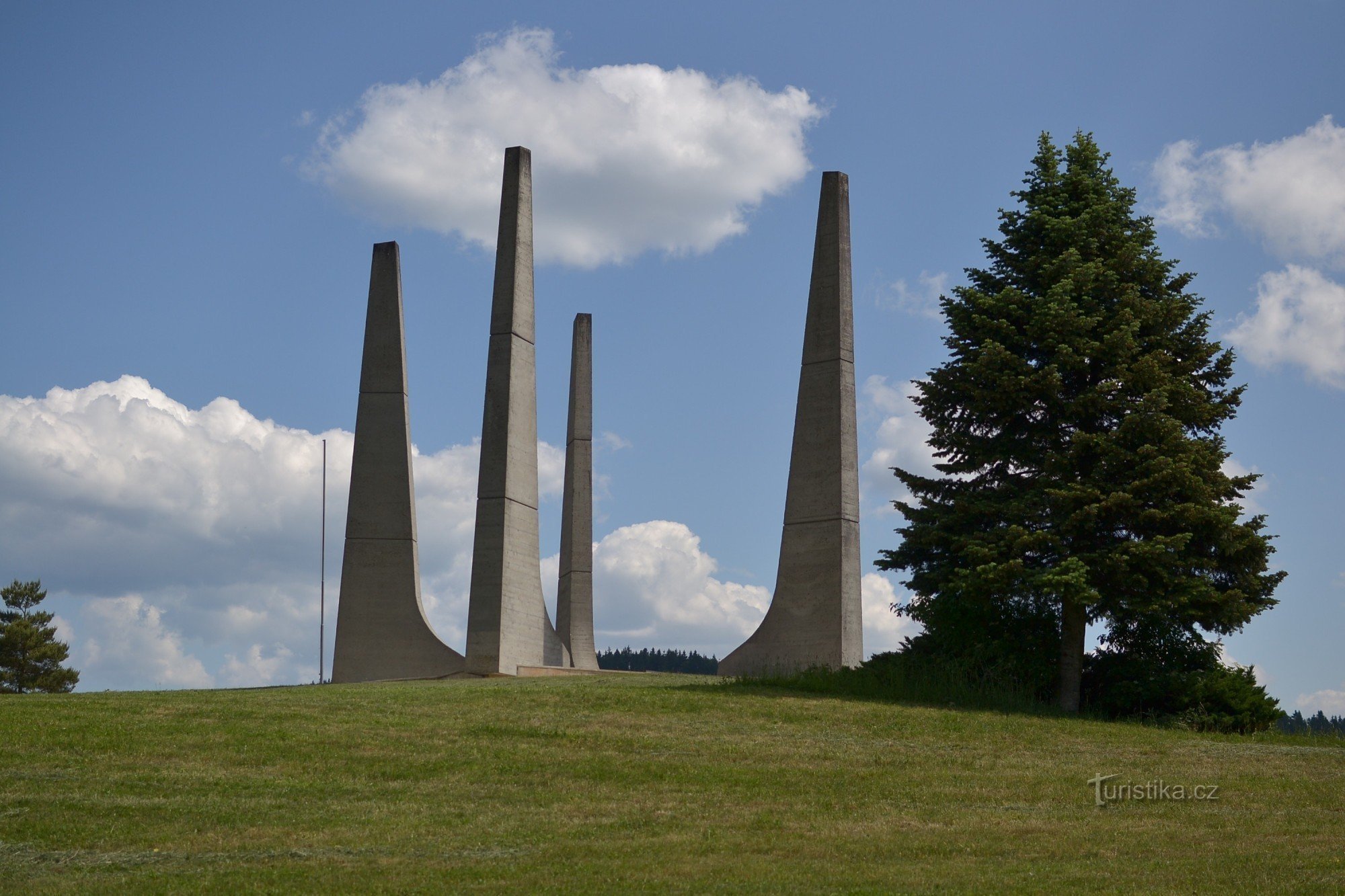 Ploština monument