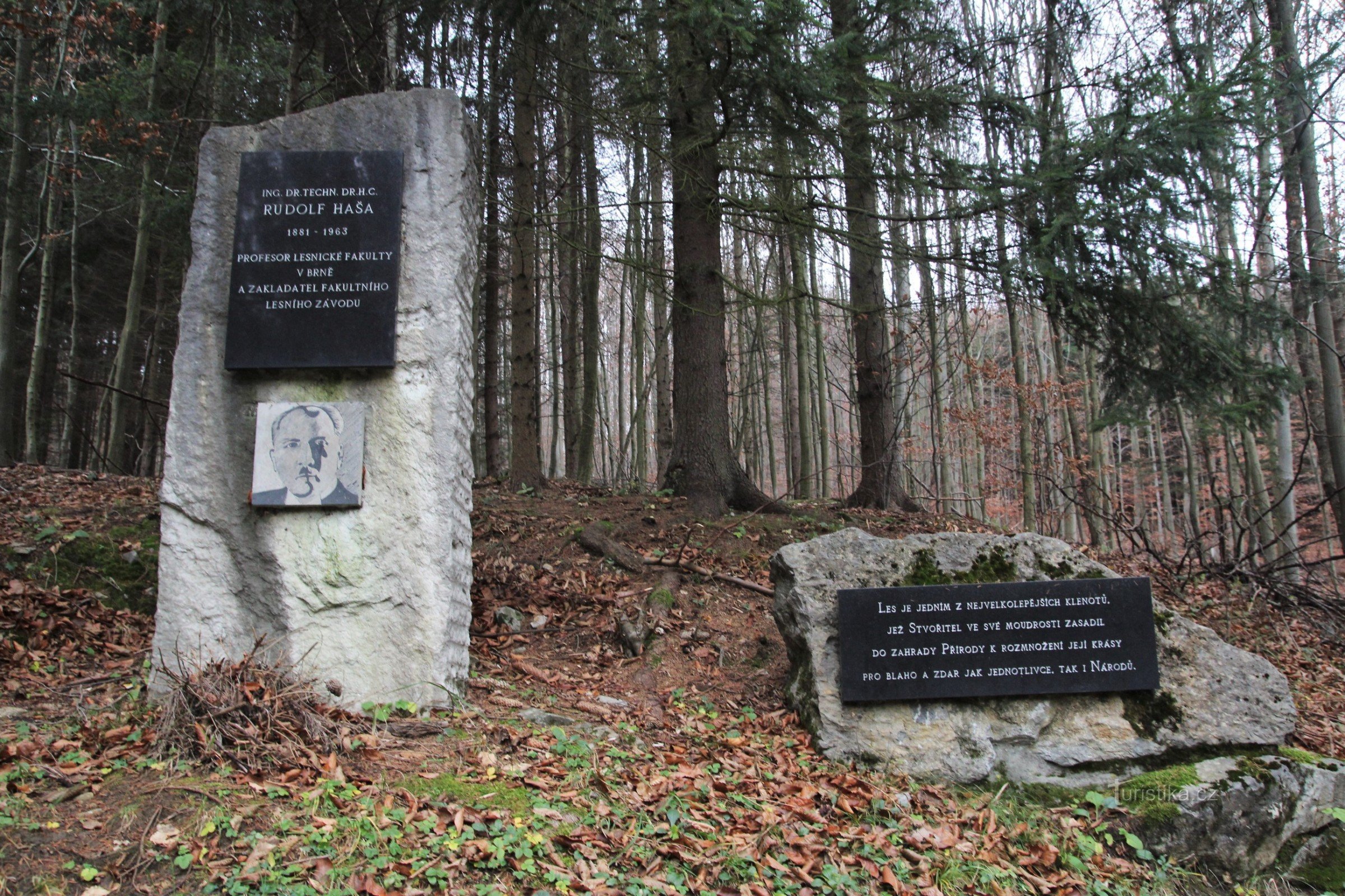 ルドルフ・ハシの記念碑