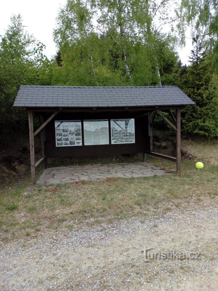 Monument to the parachute jump of the Out Distance group - Ořechov