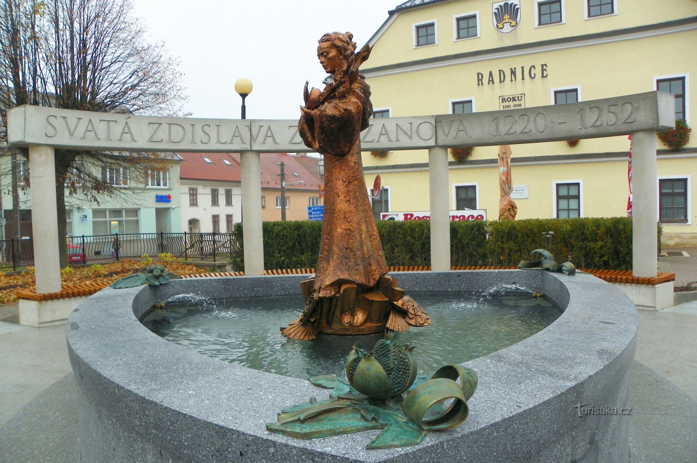 Памятник Святой Здиславе в Кржижанове