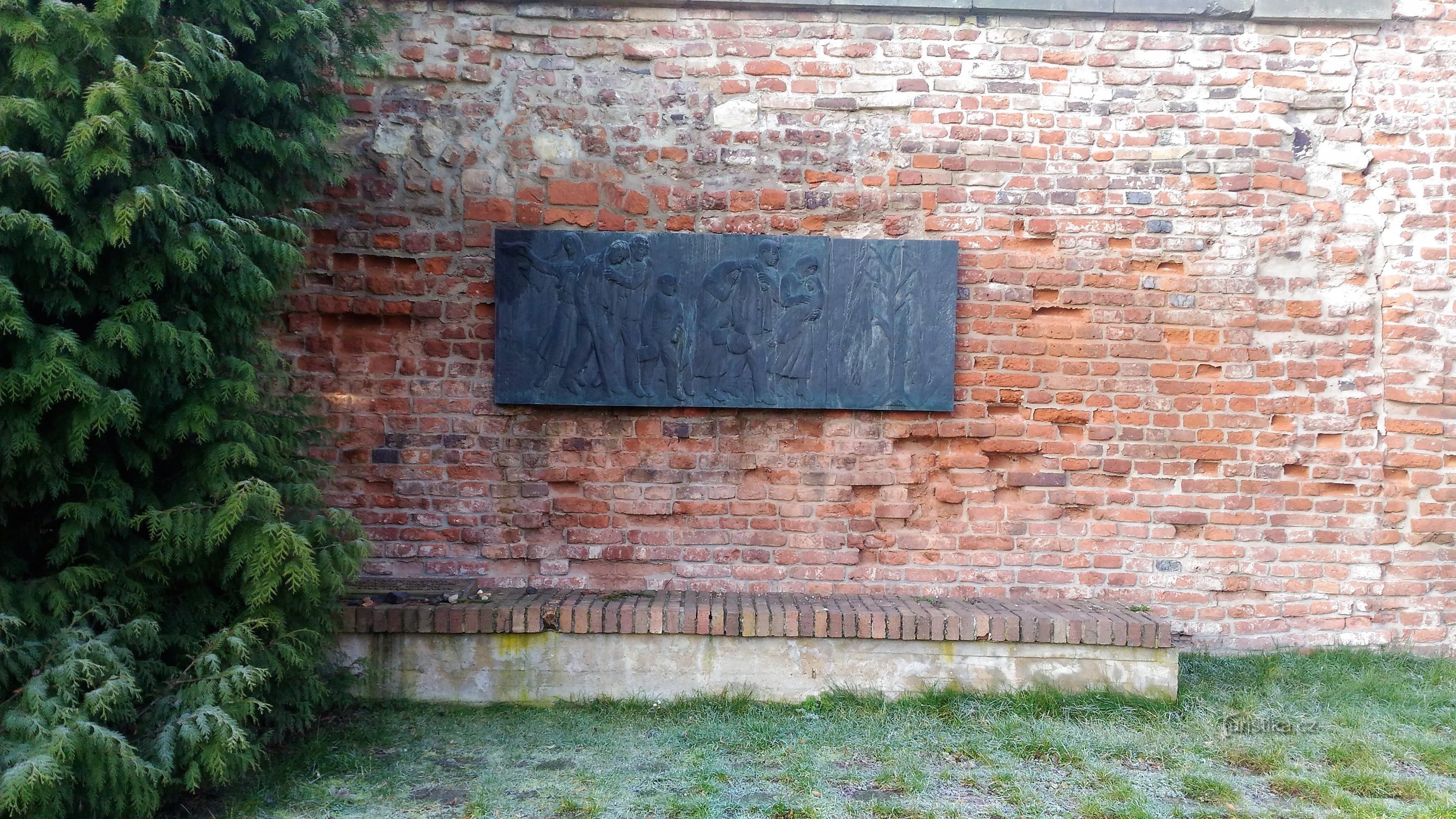 Monument till transportväggarna i Terezín.