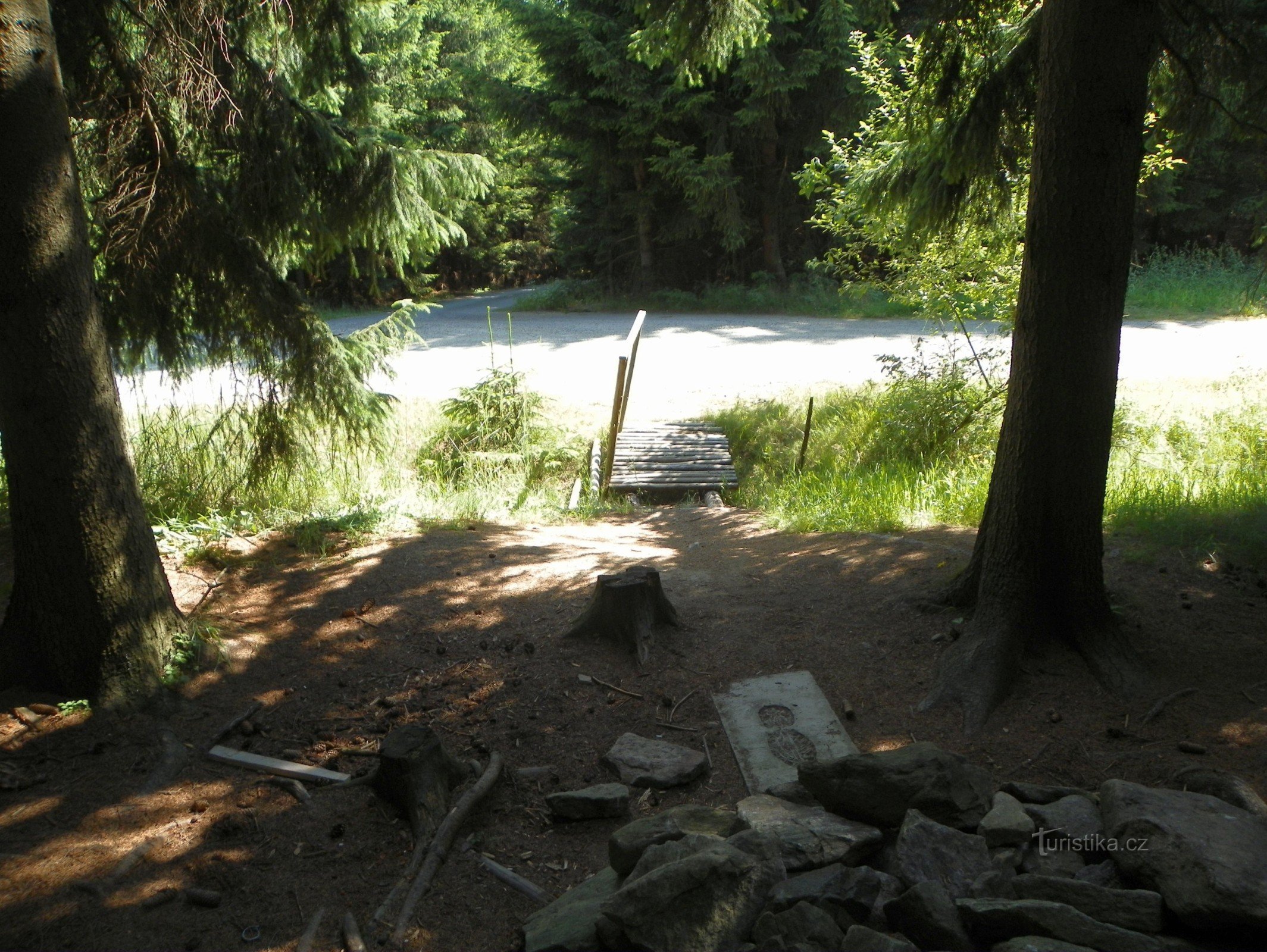 Roadside monument