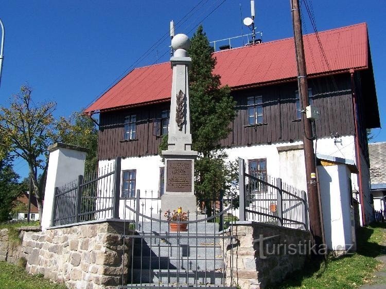 Monumento en la Oficina Municipal