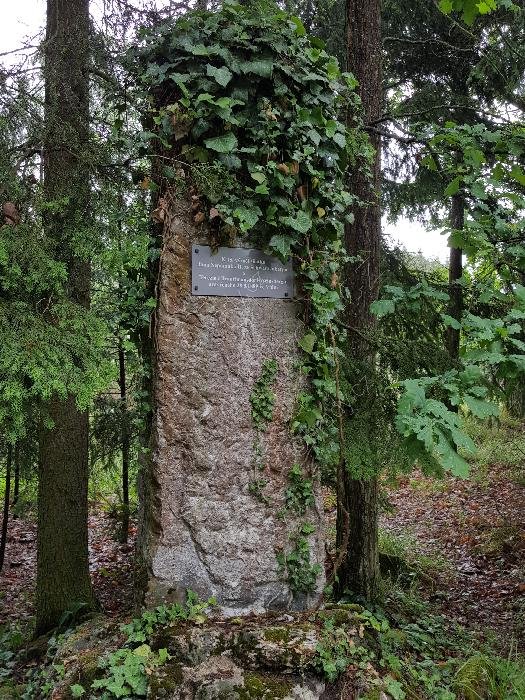 památník u Stříbrných Hutí