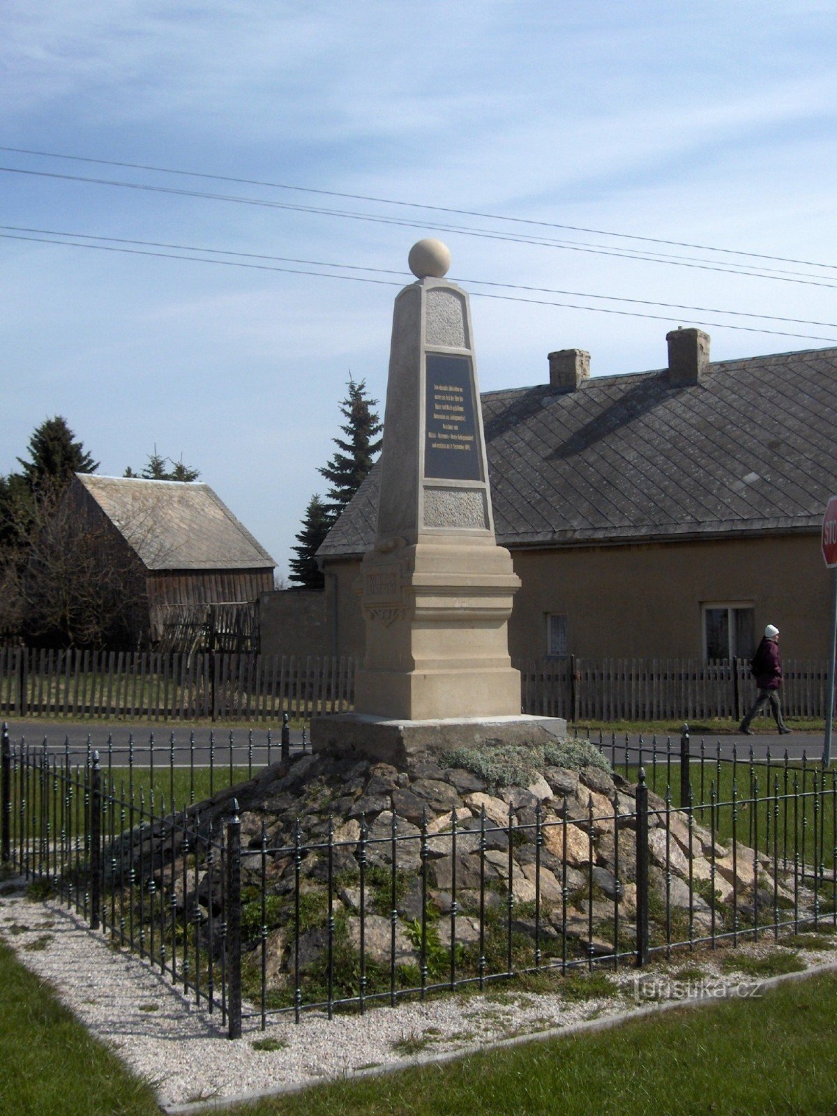 Monument i Nová Ves i bergen