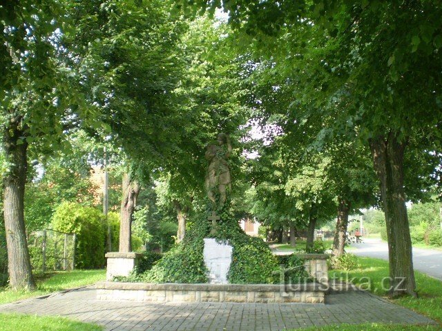 monument in Vigantice