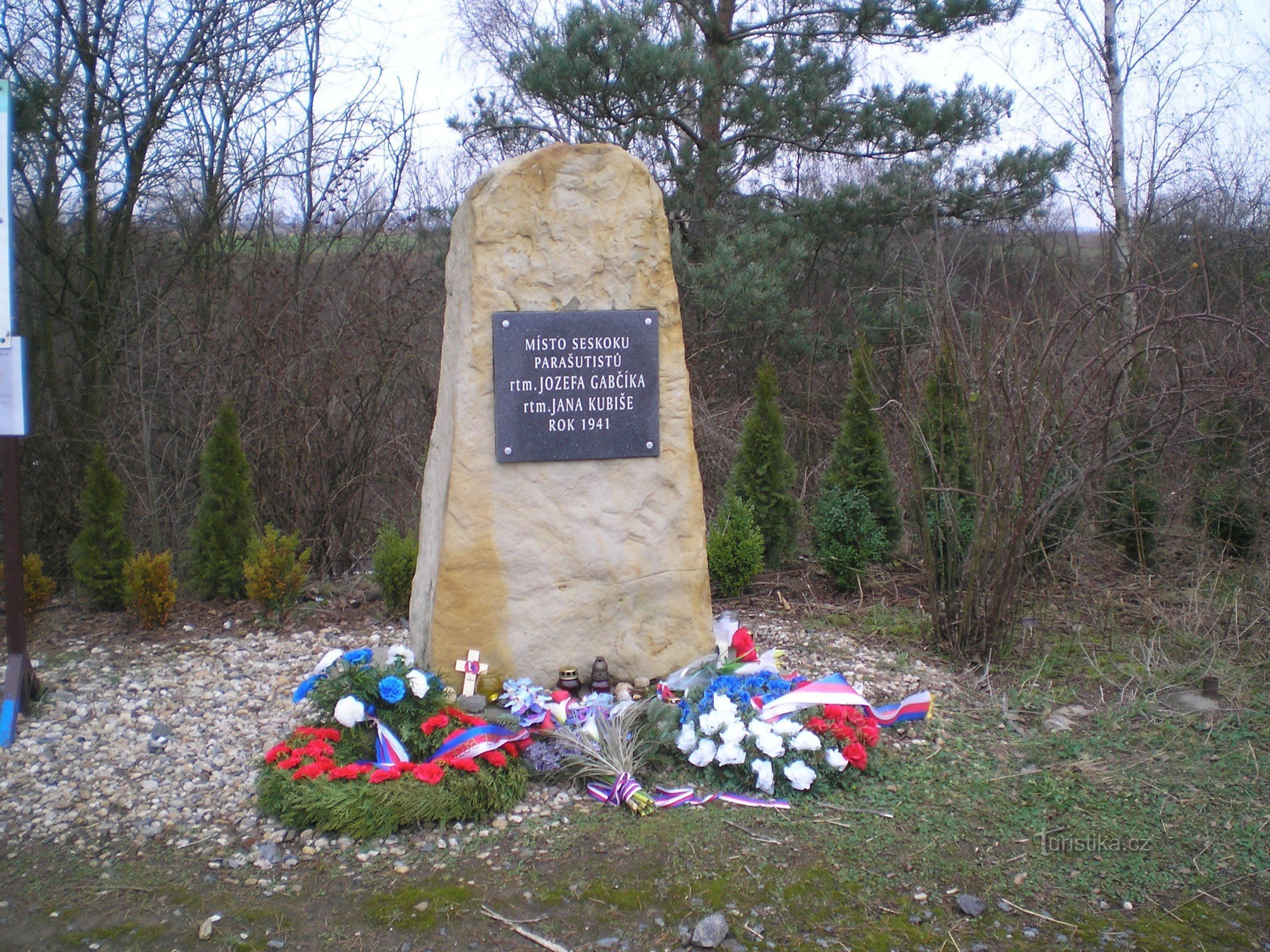 Monument till Anthropoid Airborne Group