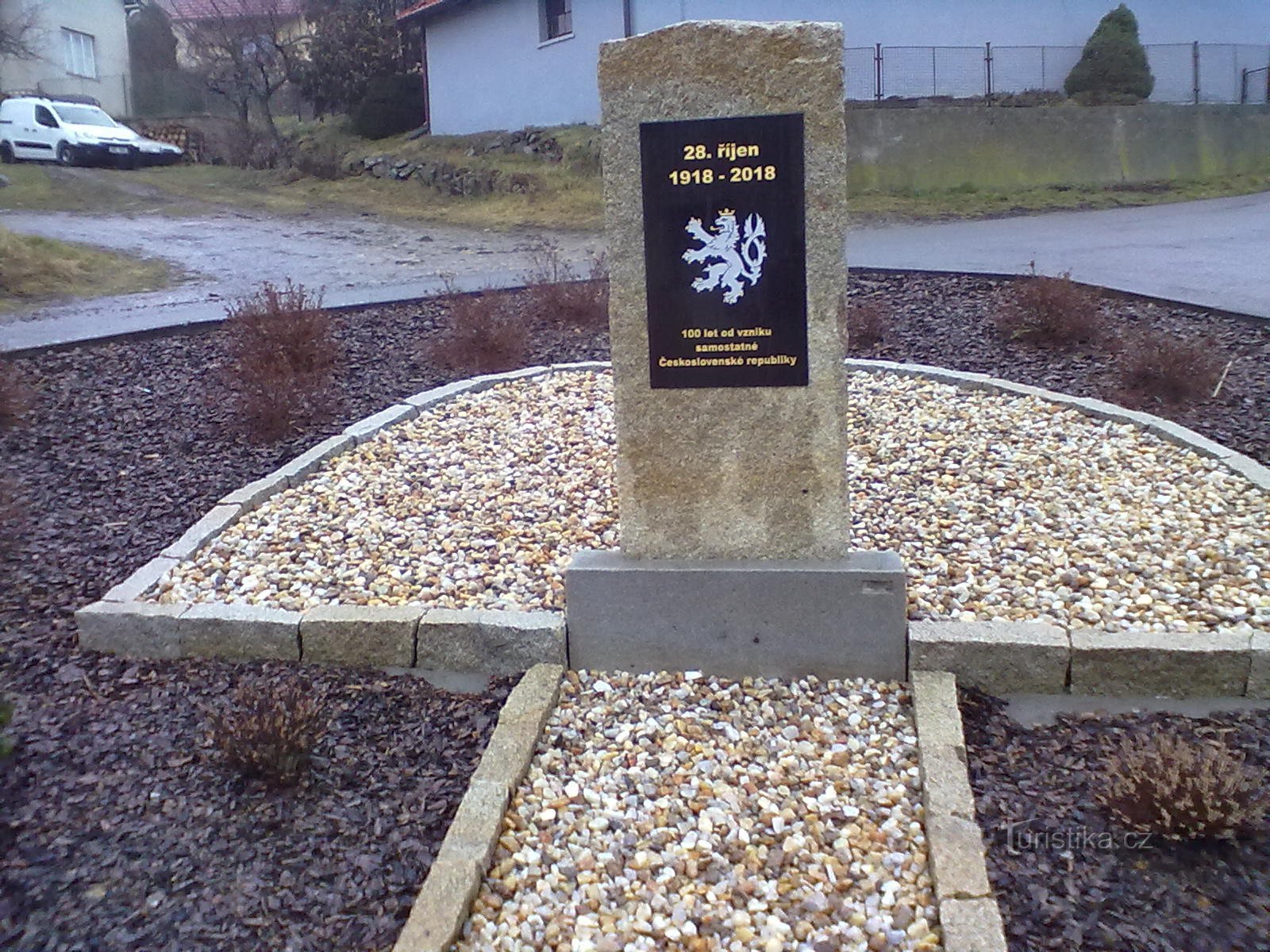 Tasavallan perustamisen muistomerkki Vokovissa.