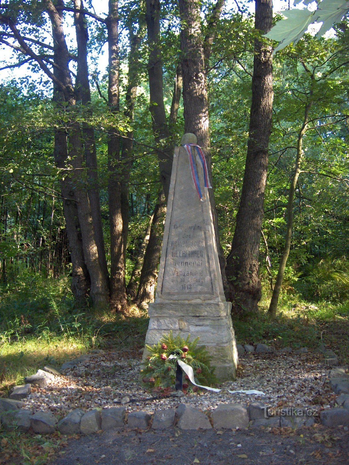 đài tưởng niệm việc bắt giữ tướng Vandamme