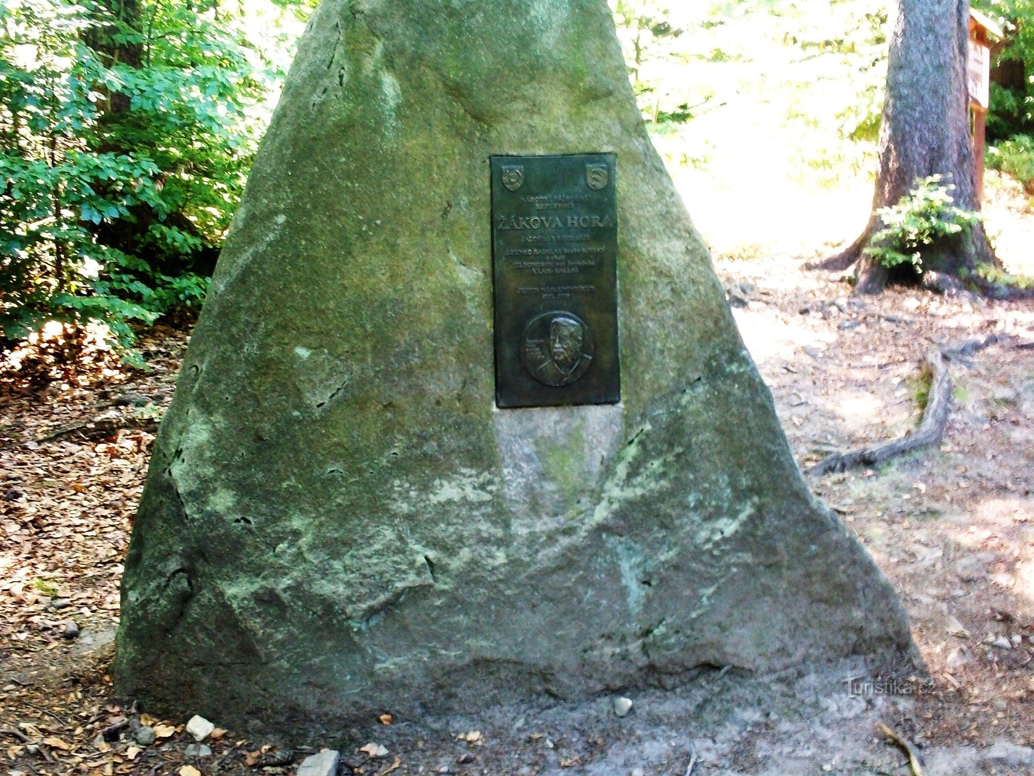 NPR Žákova Hora の創設者の記念碑