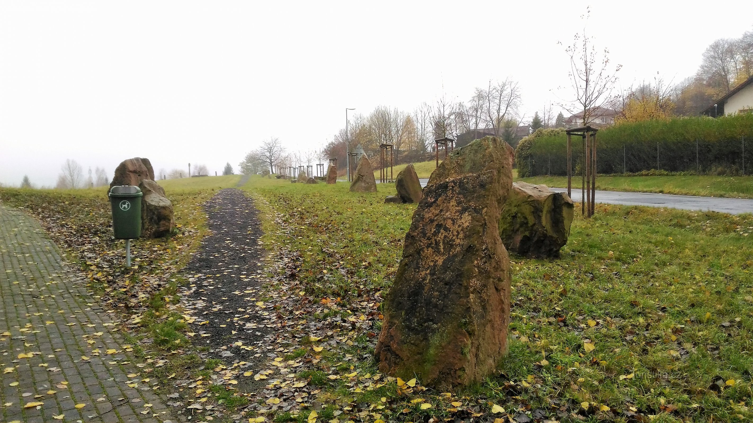 Denkmal für untergegangene Dörfer in Perštejn