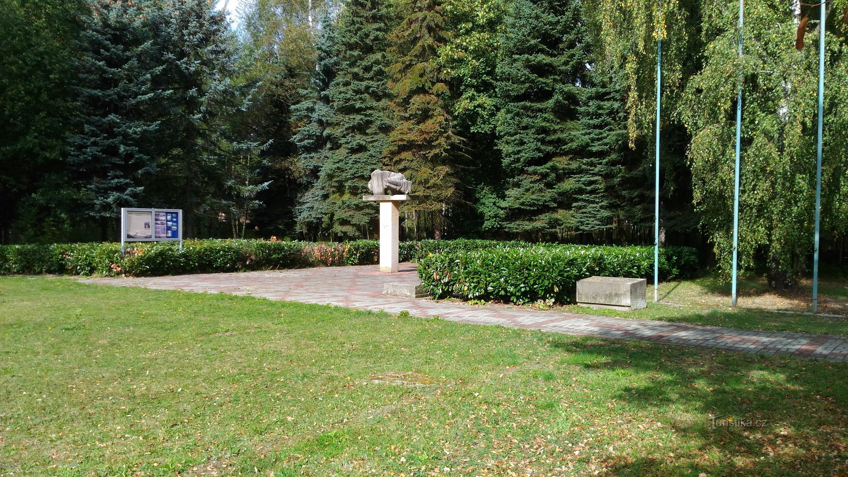 Monument voor het vrouwenconcentratiekamp in Svatava.