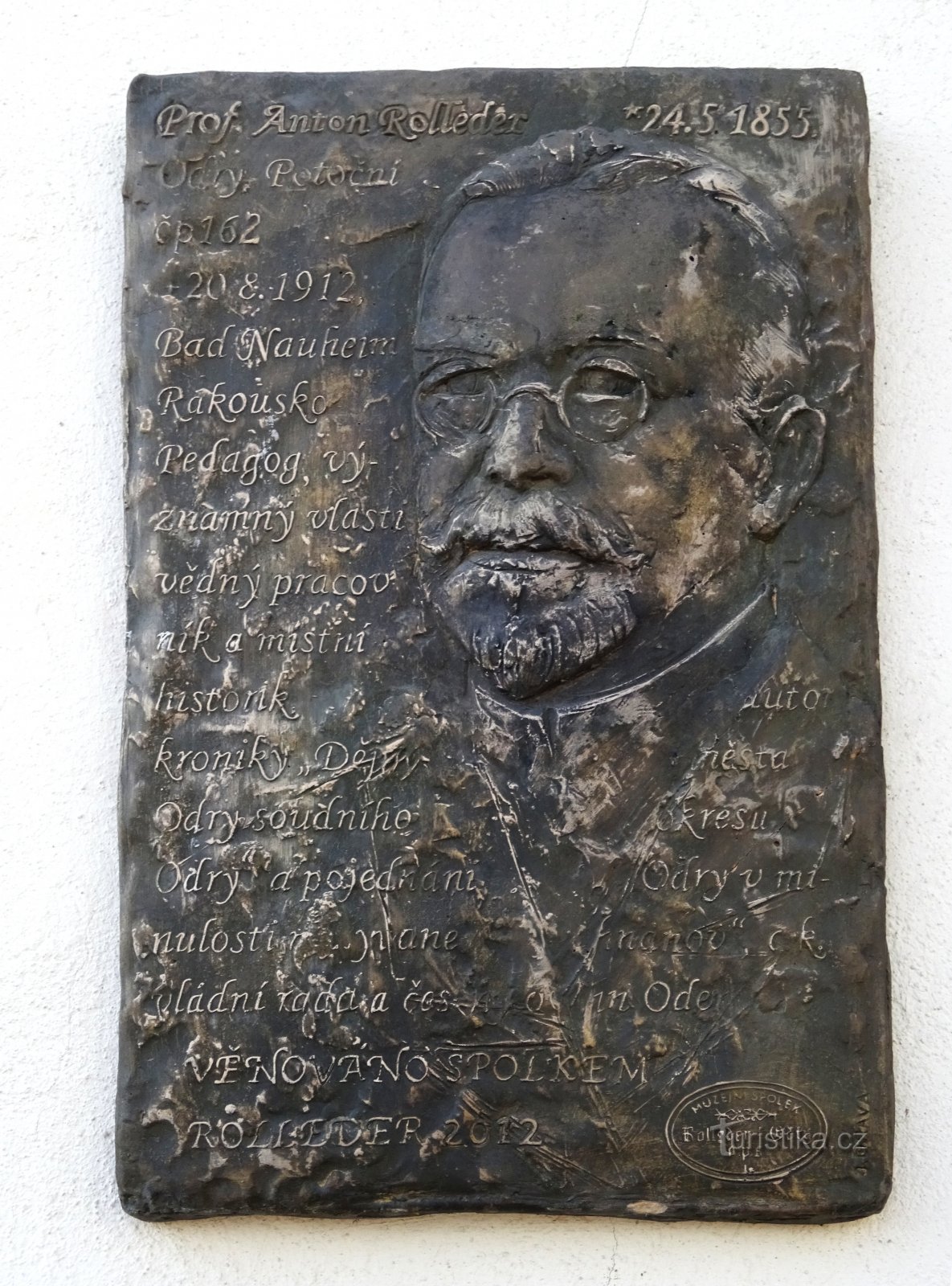 placa memorial de Anton Rolleder