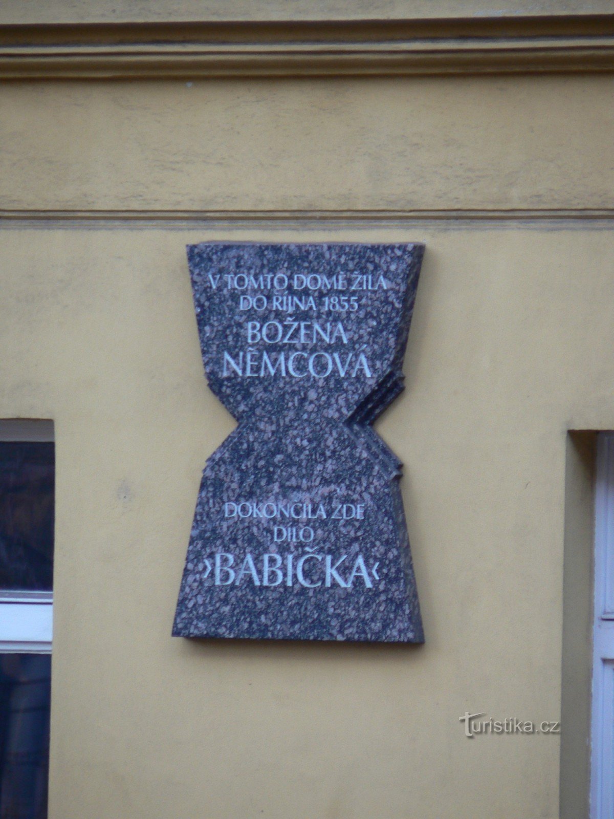 placa memorial Bozena Němcová