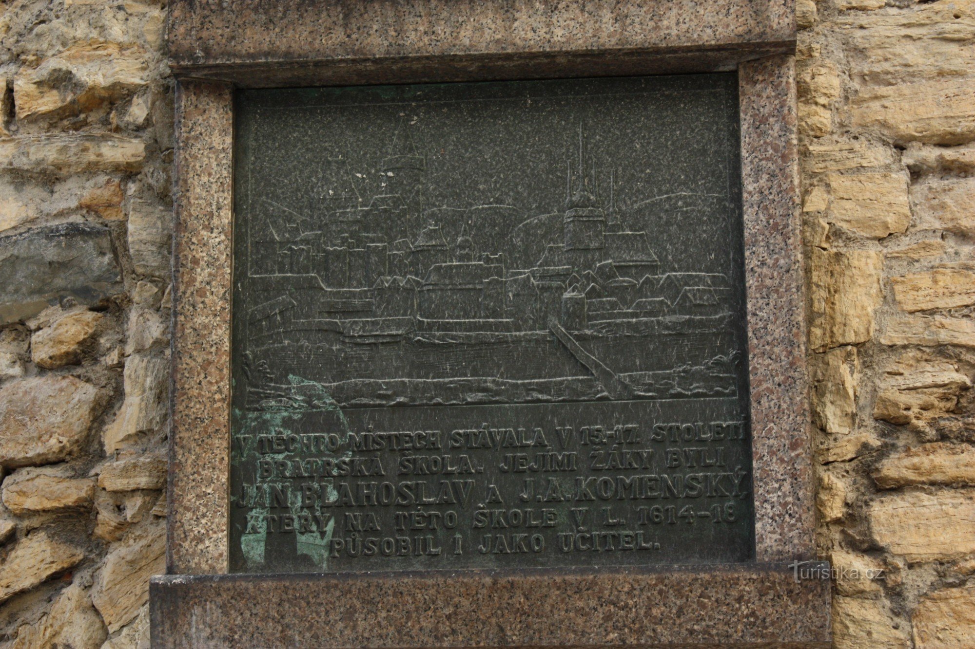 Commemorative plaque of the fraternity school