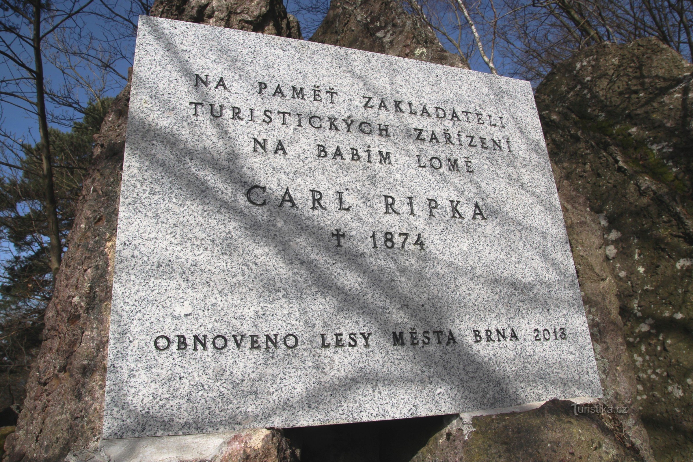 Placa conmemorativa de Carl Ripka