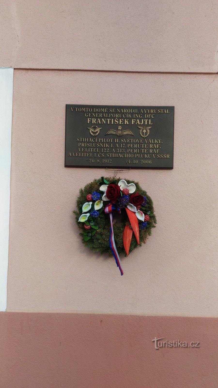 Plaque commémorative du lieutenant-général František Fajtl.