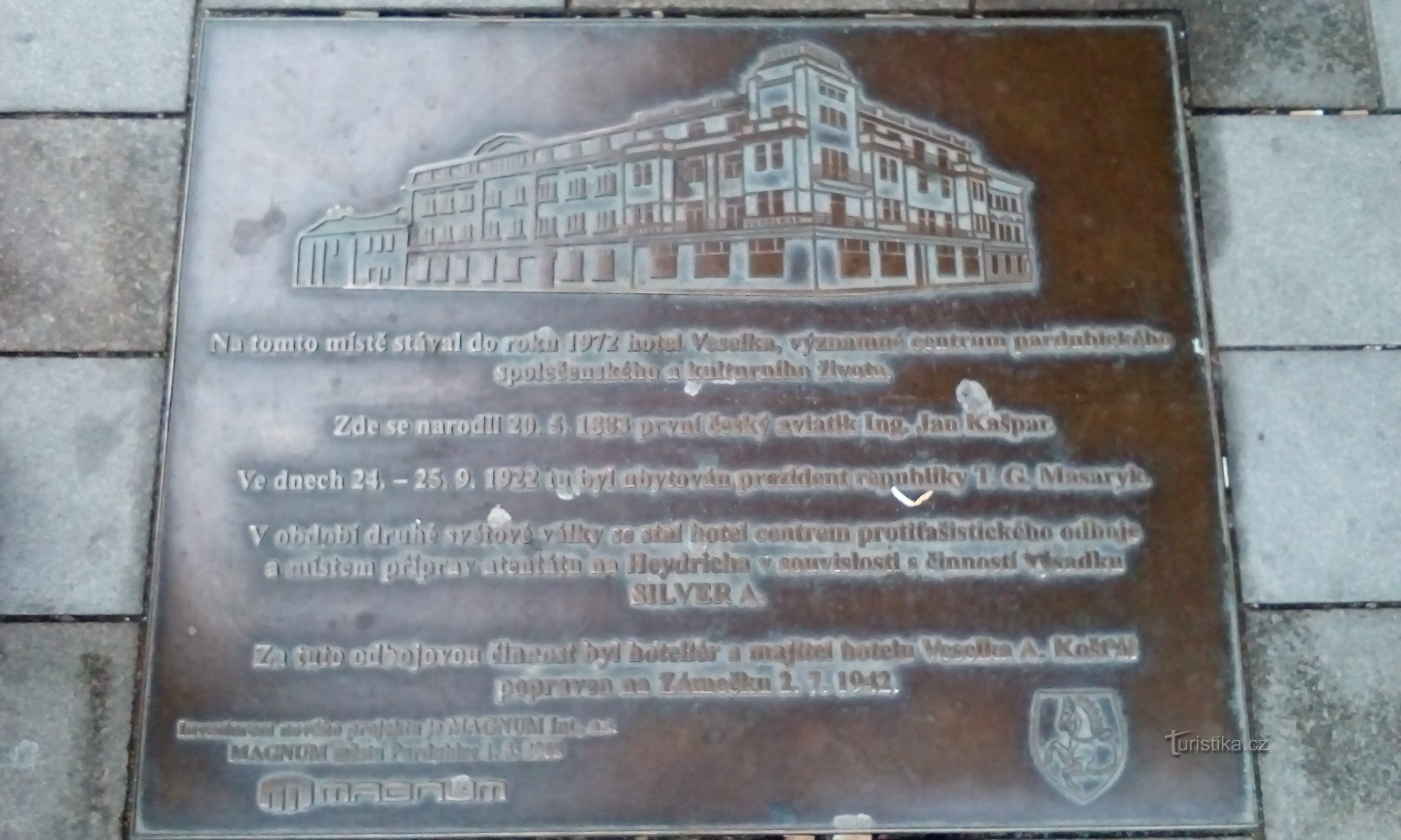 Placă comemorativă a hotelului Veselka.