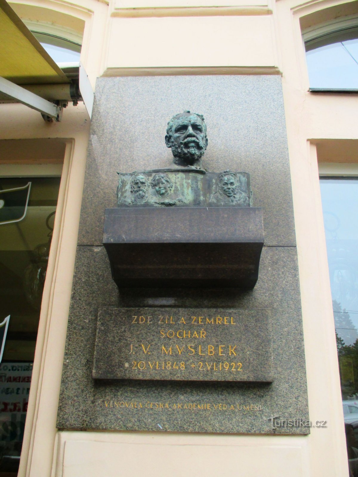 Placa memorável de JV Myslbek em Praga 1