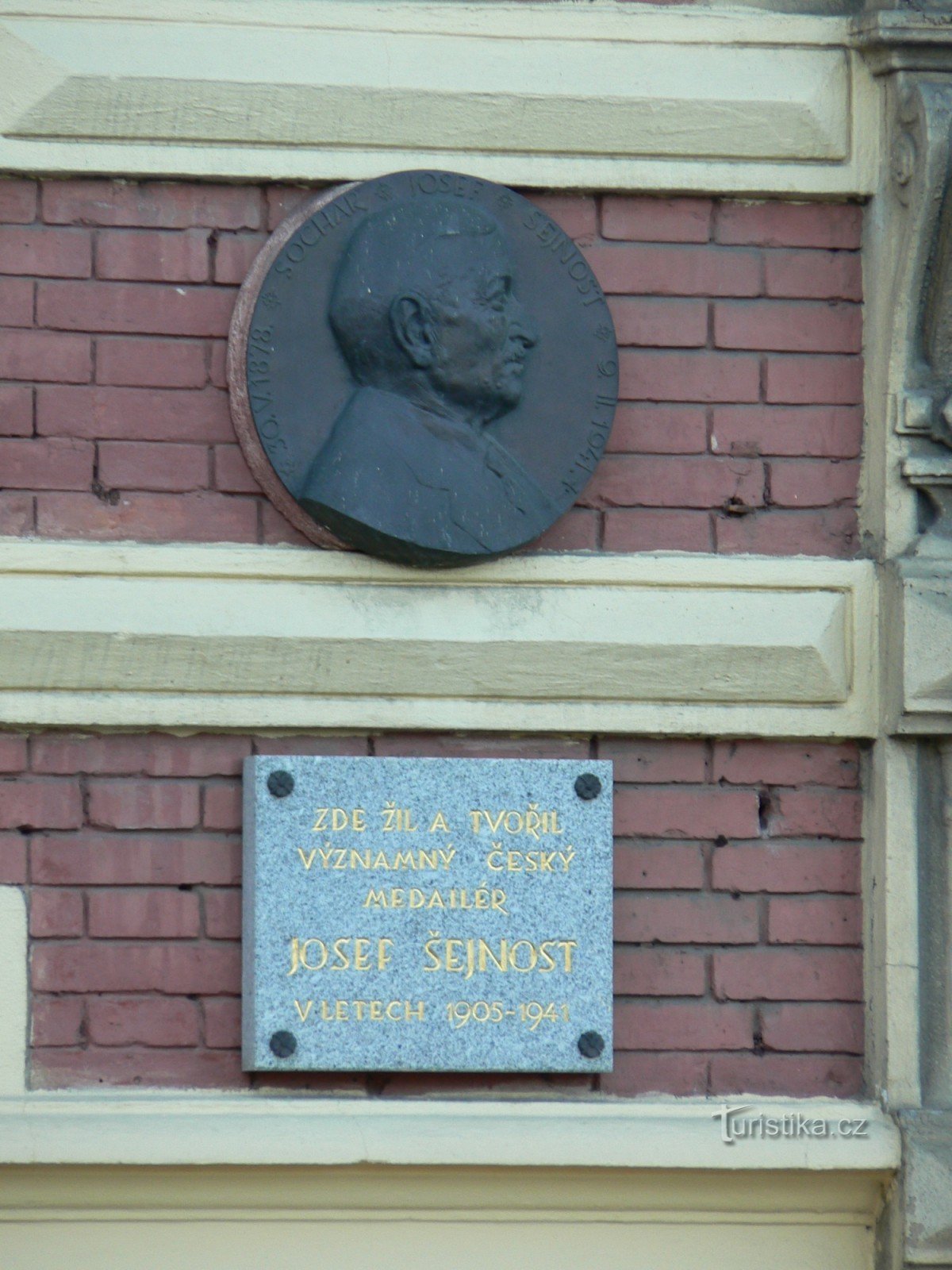 Placa comemorativa de Josef Šejnost
