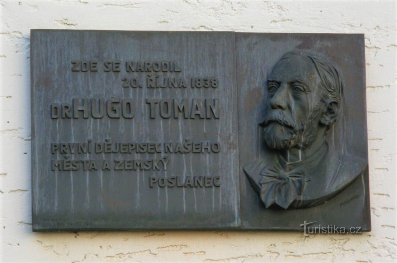 Targa commemorativa JUDr. Hugo Tomana (Rychnov nad Kněžnou, 20.9.2019/XNUMX/XNUMX)