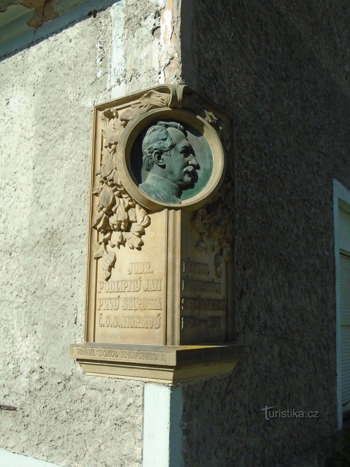 Memorial plaque JUDr. Jan Podlipny (Hněvčeves, 24.5.2019/XNUMX/XNUMX)