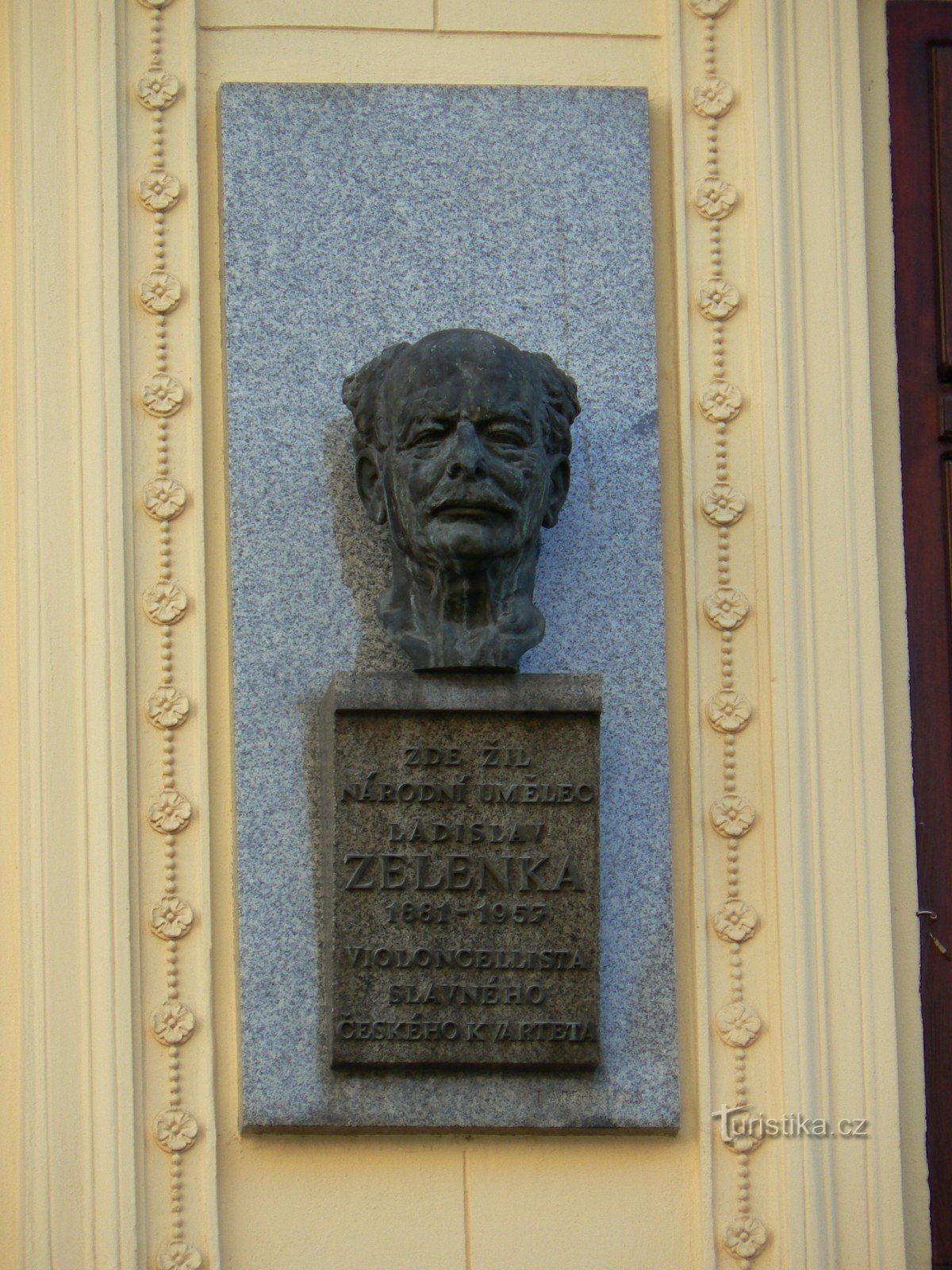 Tấm bia tưởng niệm Ladislav Zelenka