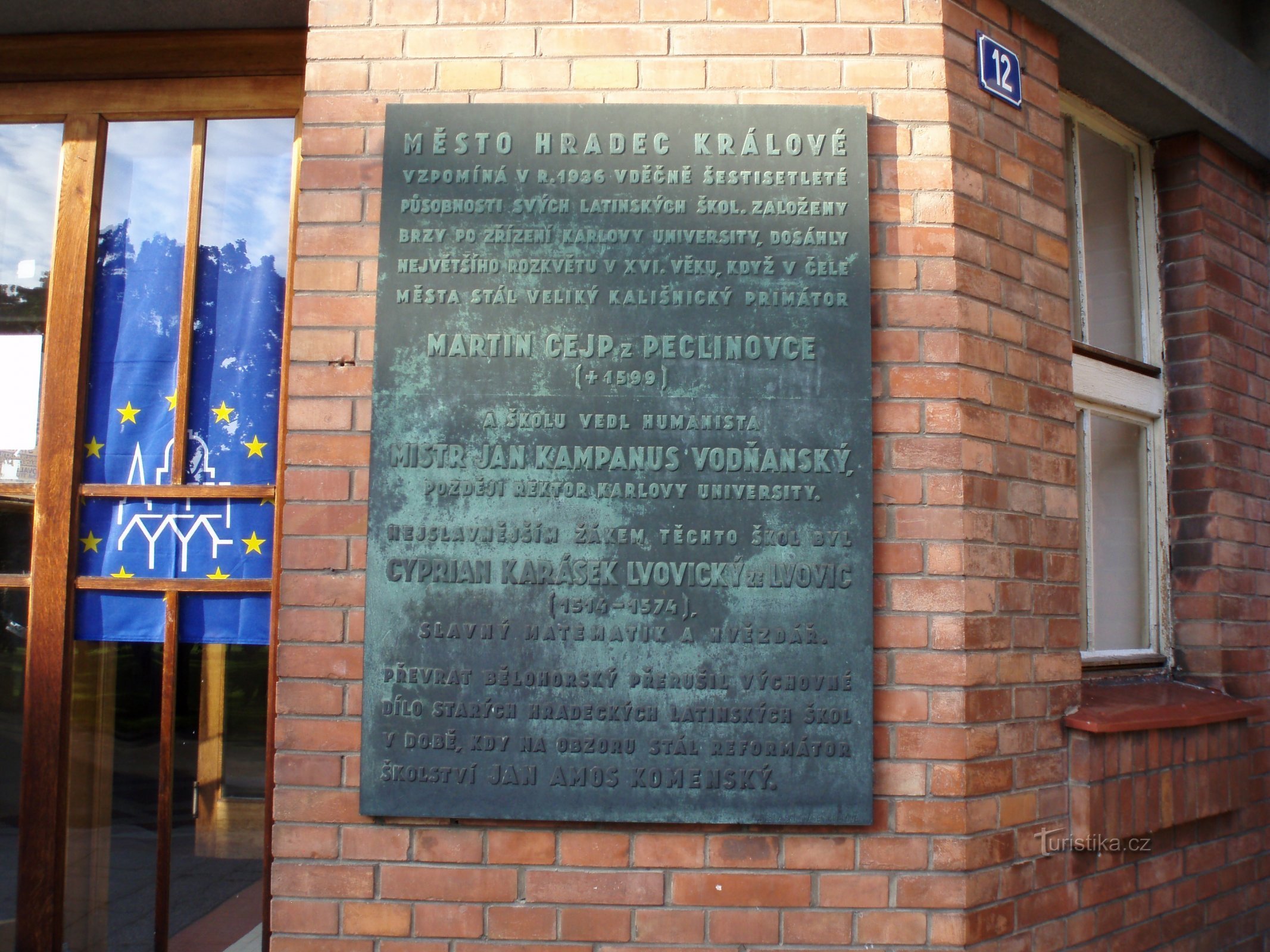 Gedenktafel des Lateinunterrichts (Hradec Králové, 12.9.2010)