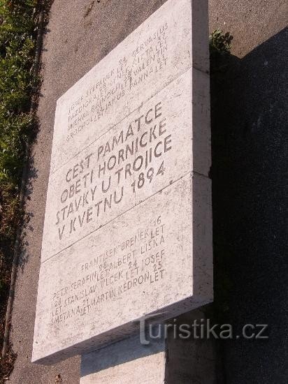 Memorial plaque to the victims of the strike