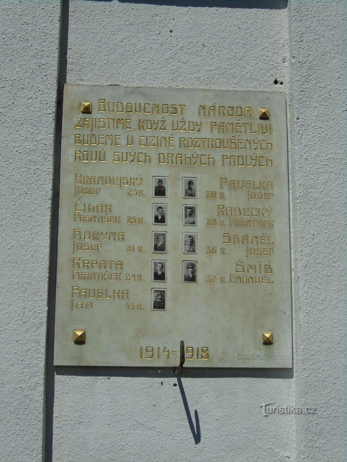 Placă memorială pentru cei care au murit în Primul Război Mondial (Graves, 1 iulie 4.7.2018)